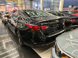 نيسان ألتيما